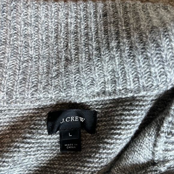 J Crew 100% wool sweater with buttons - Picture 2 of 4
